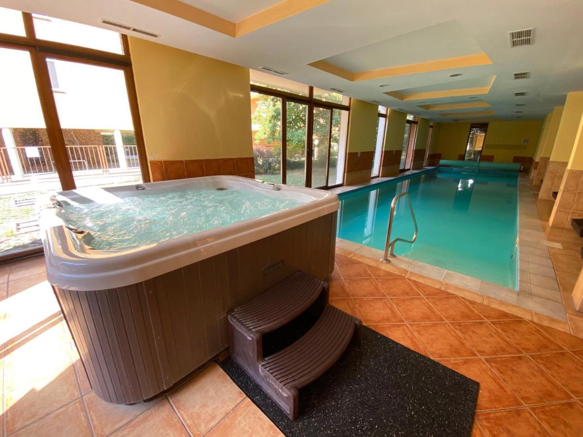 Dorina Wellness Appartement Siófok Buitenkant foto