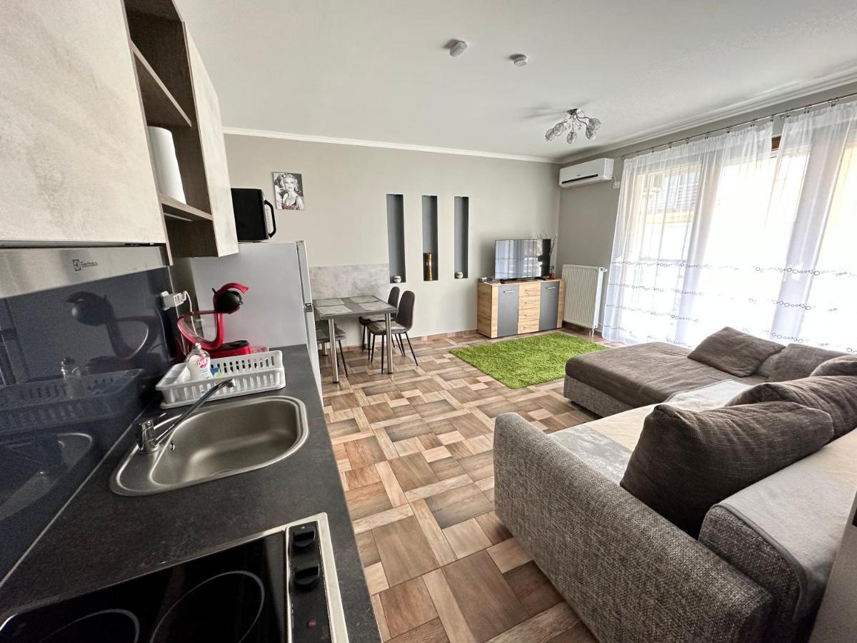 Dorina Wellness Appartement Siófok Buitenkant foto